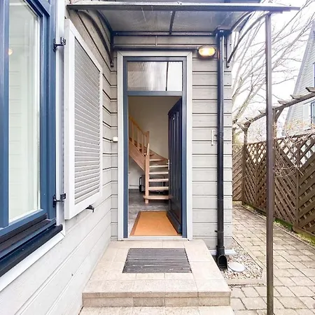 -v66- Apartment, By Cohost Palanga