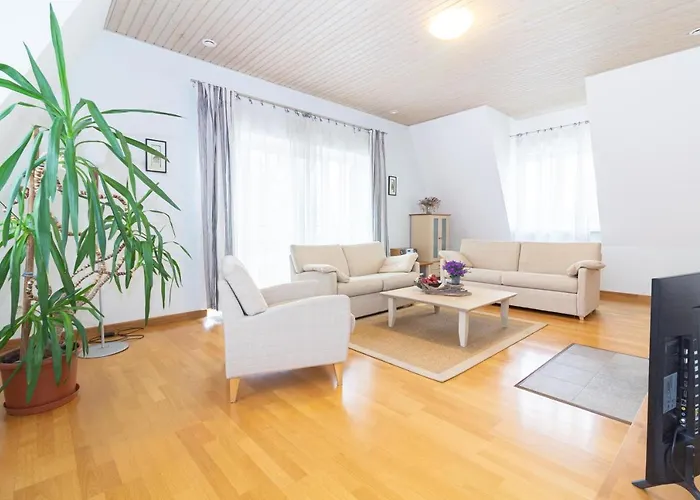 דירה -v66- Apartment, By Cohost *