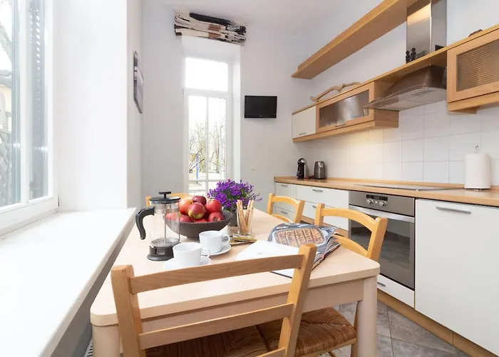 -v66- Apartment, By Cohost *