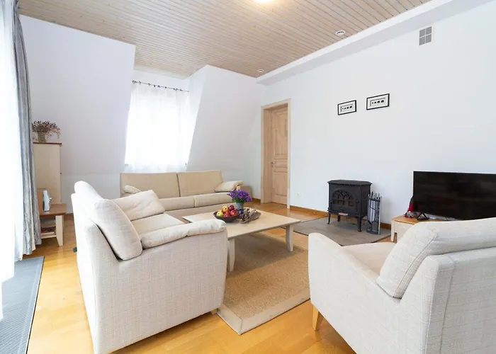 Apartman -v66- Apartment, By Cohost *