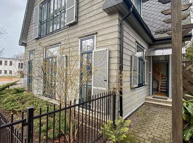 -v66- Apartment, By Cohost Palanga