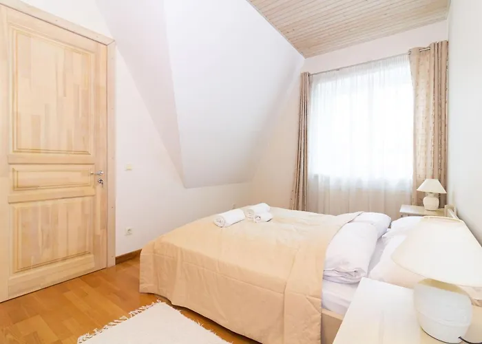 -v66- Apartment, By Cohost דירה