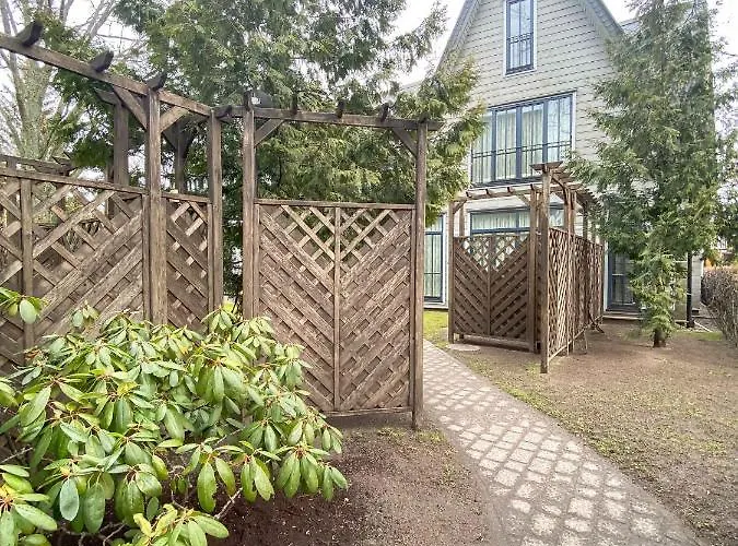 -v66- Apartment, By Cohost Palanga